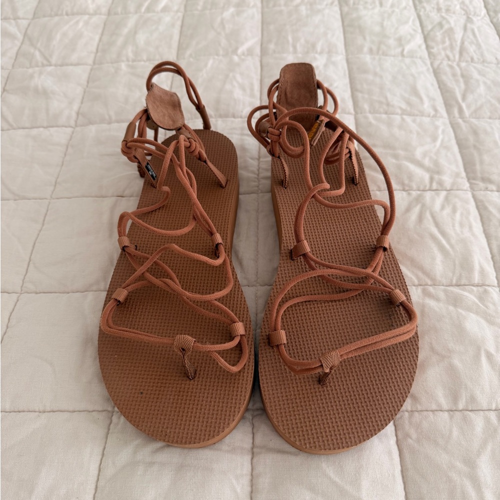 Teva - Size 9 - Women's Midform Infinity Sandal in Lion